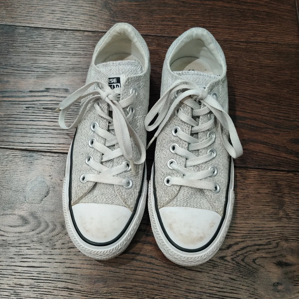 Converse - Picture 1 of 4